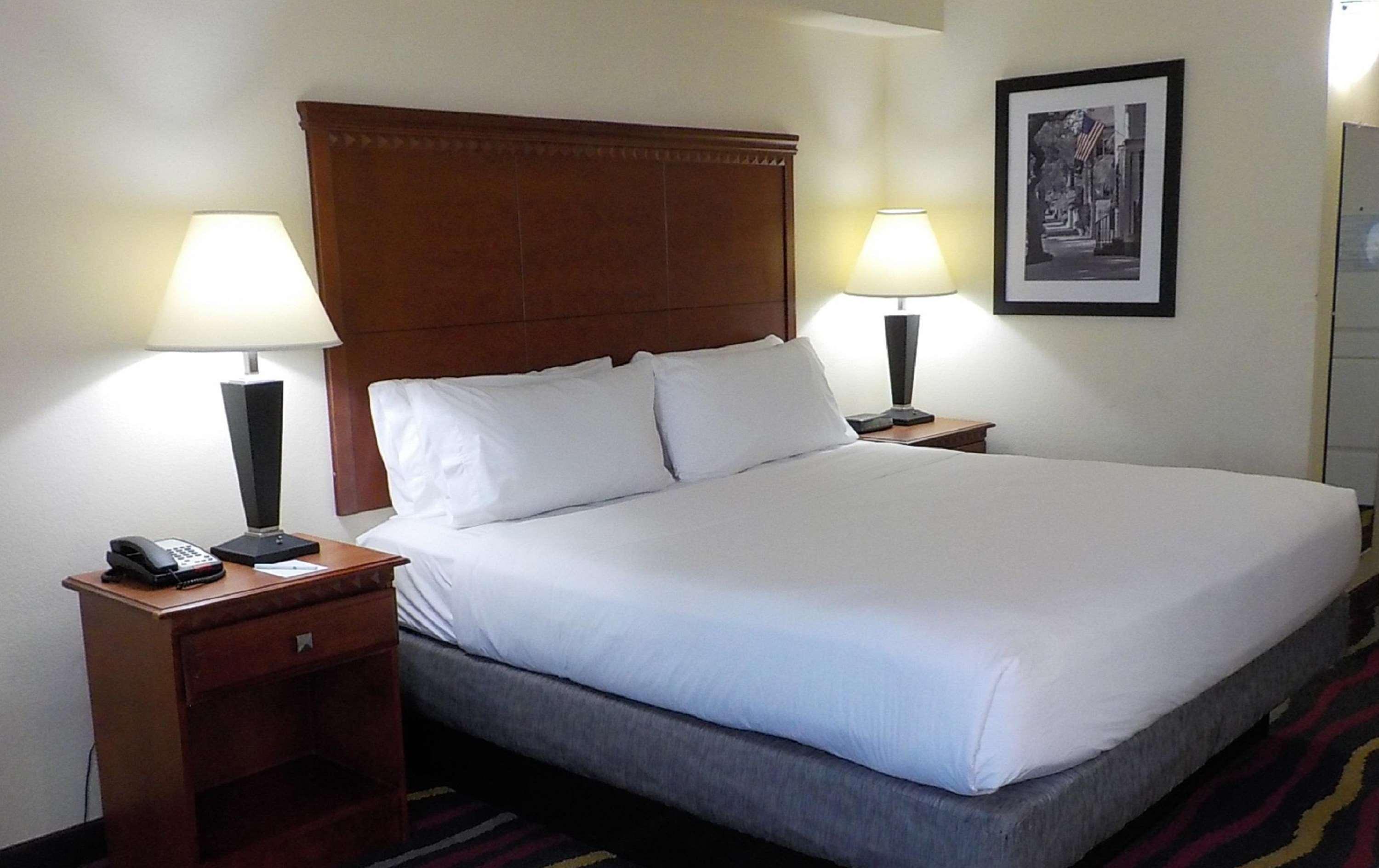 Clarion Pointe Jacksonville Near Camp Lejeune Екстер'єр фото