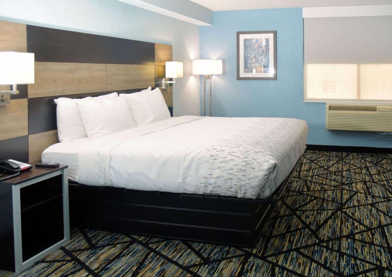 Clarion Pointe Jacksonville Near Camp Lejeune Екстер'єр фото