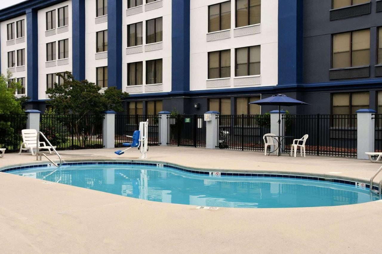Clarion Pointe Jacksonville Near Camp Lejeune Екстер'єр фото