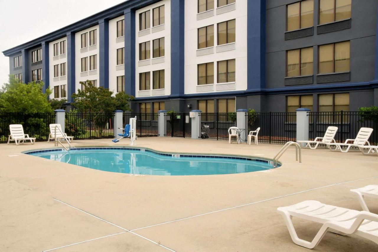 Clarion Pointe Jacksonville Near Camp Lejeune Екстер'єр фото