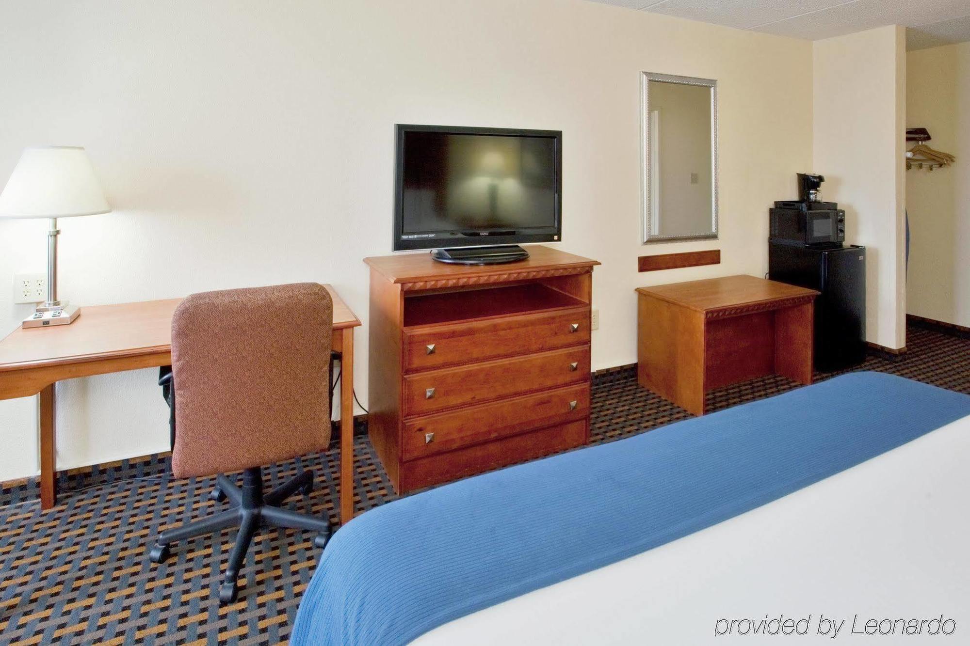 Clarion Pointe Jacksonville Near Camp Lejeune Номер фото